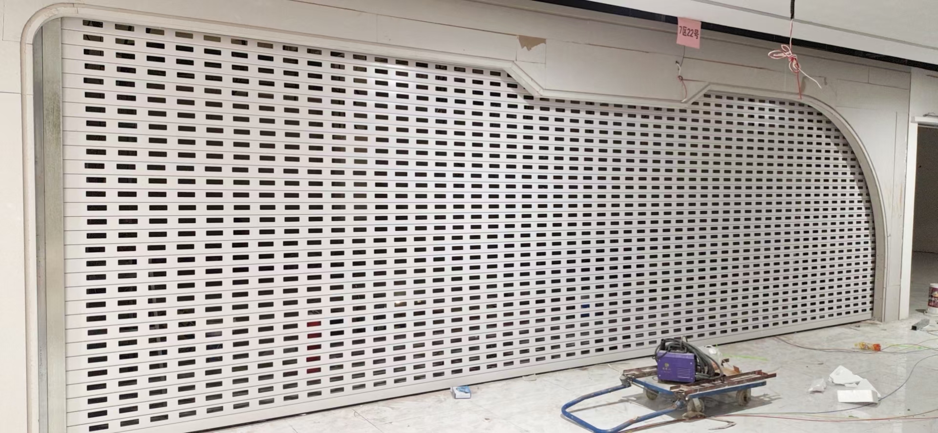 濟(jì)南卷簾門(mén) “順滑保養(yǎng)術(shù)”：潤(rùn)滑油該往哪兒 “喂”？