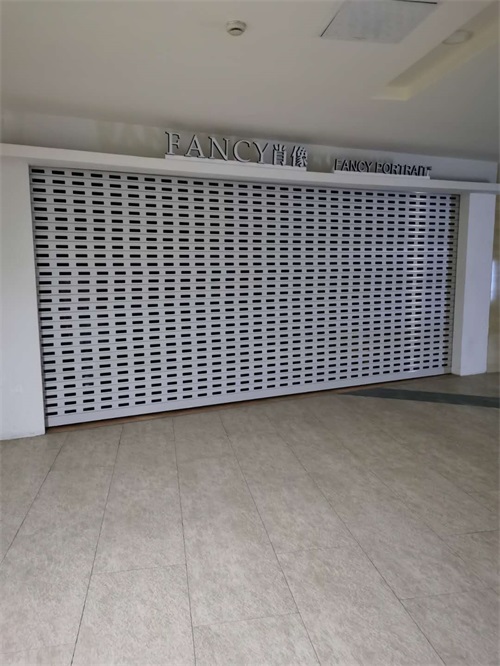 電動卷簾門使用之前需經(jīng)過嚴格的檢驗！